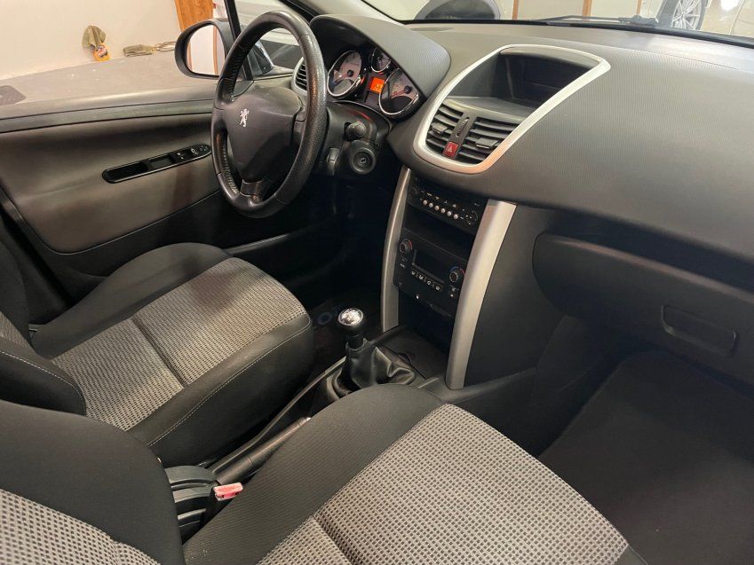 PEUGEOT 207 VTI SPORT