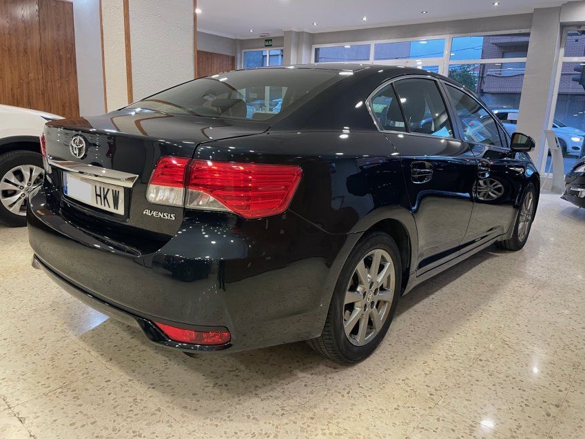 TOYOTA AVENSIS 120 D ADVANCE