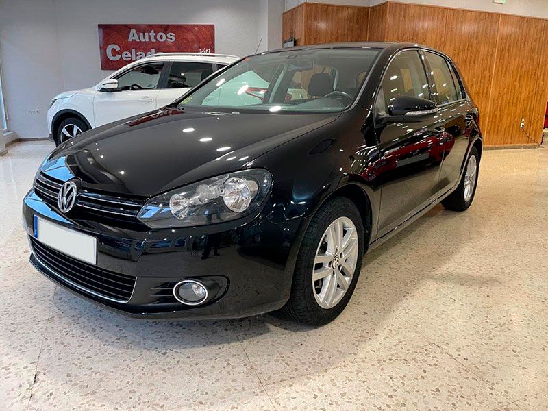 VOLKSWAGEN negro